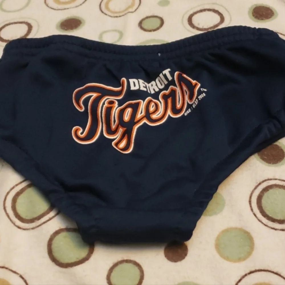 (2) Baby Bloomers: Nike BLOOMERS Size 0-3M, Cat & Jack Baby Bloomers Size 0-3 M